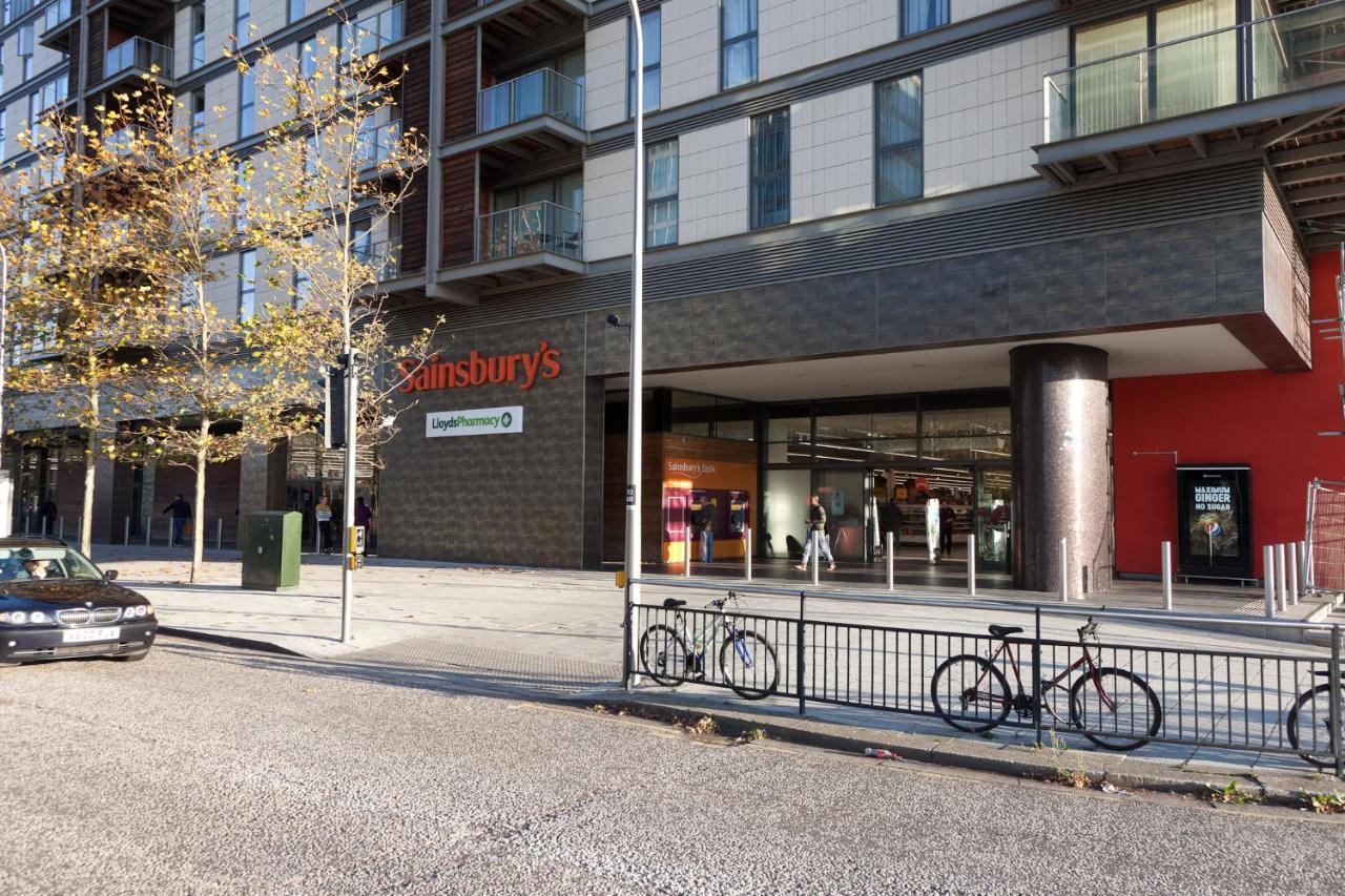 Central Milton Keynes Dual Suite Apartment with Parking Exterior photo